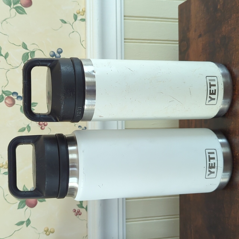 2 YETI Ramblers 26 oz & 18 oz